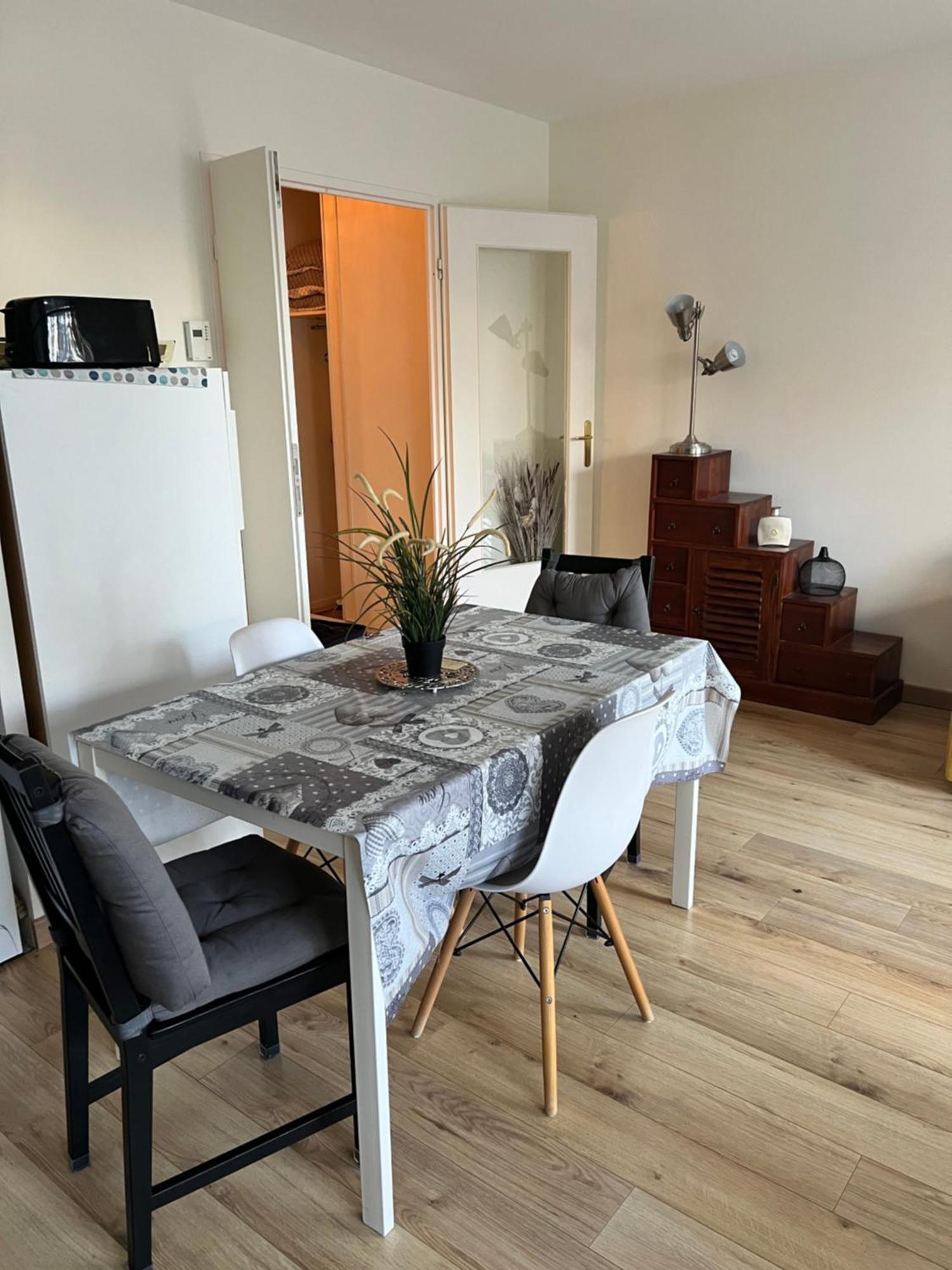 Appartement Disneyland Paris Val D'Europe La Vallee Village Parking 500M Gare Val D'Europe Montévrain Exteriör bild